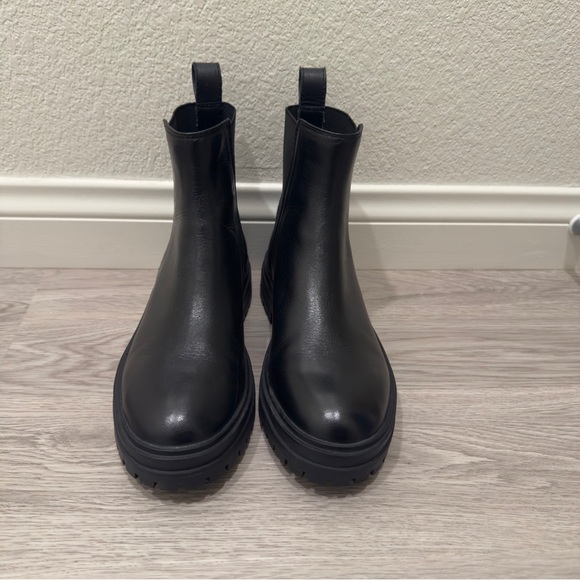 Steve Madden Black Ankle Booties / Chelsea Boots 🖤 Size 7 - Picture 2 of 7